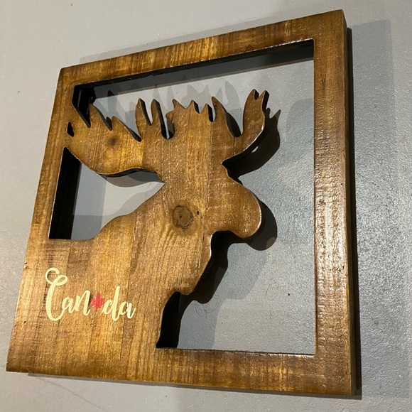 Wooden Canada artwork new - Picture 2 of 3